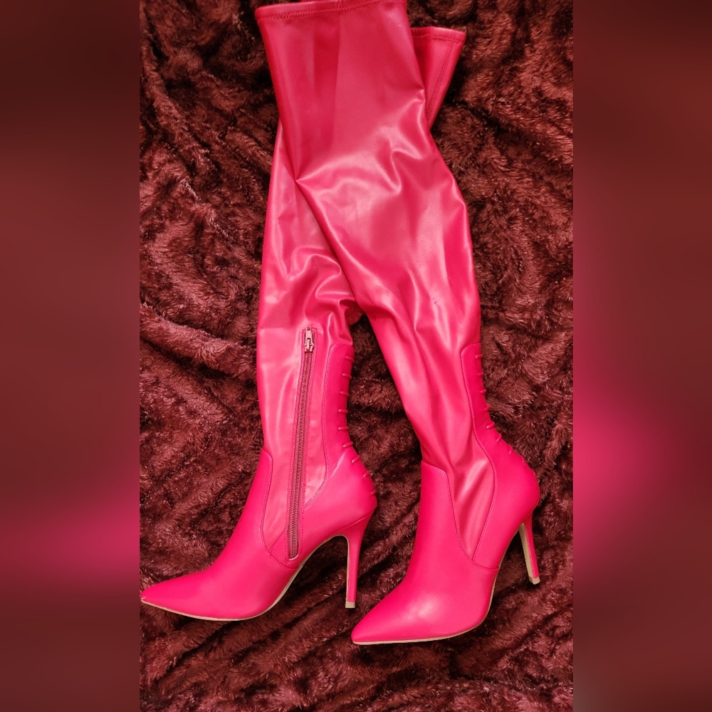 Stylish Red Knee-High Women's Boots